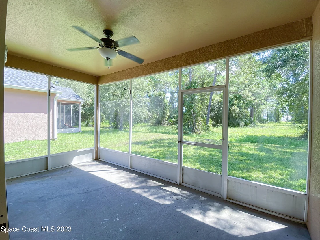 Photo of 978 Riviera Point Drive