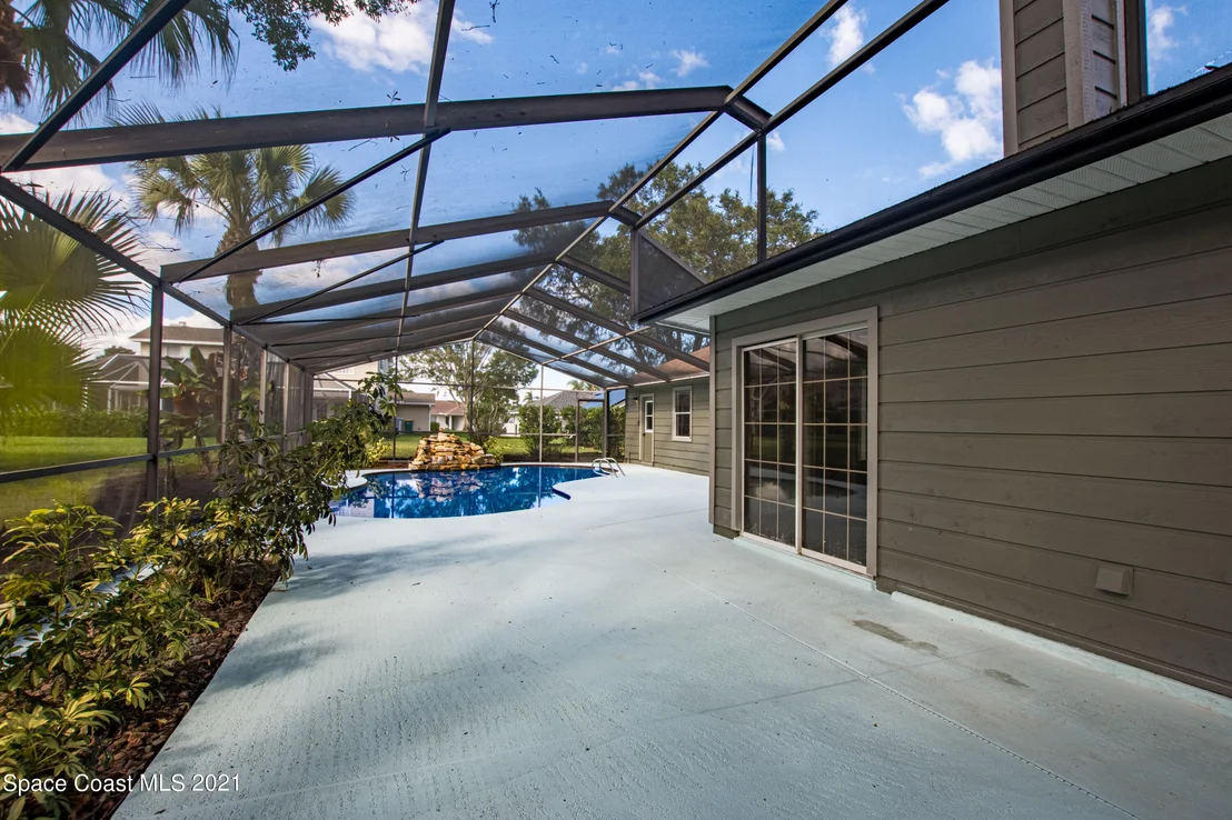 Photo of 564 Crystal Lake Drive
