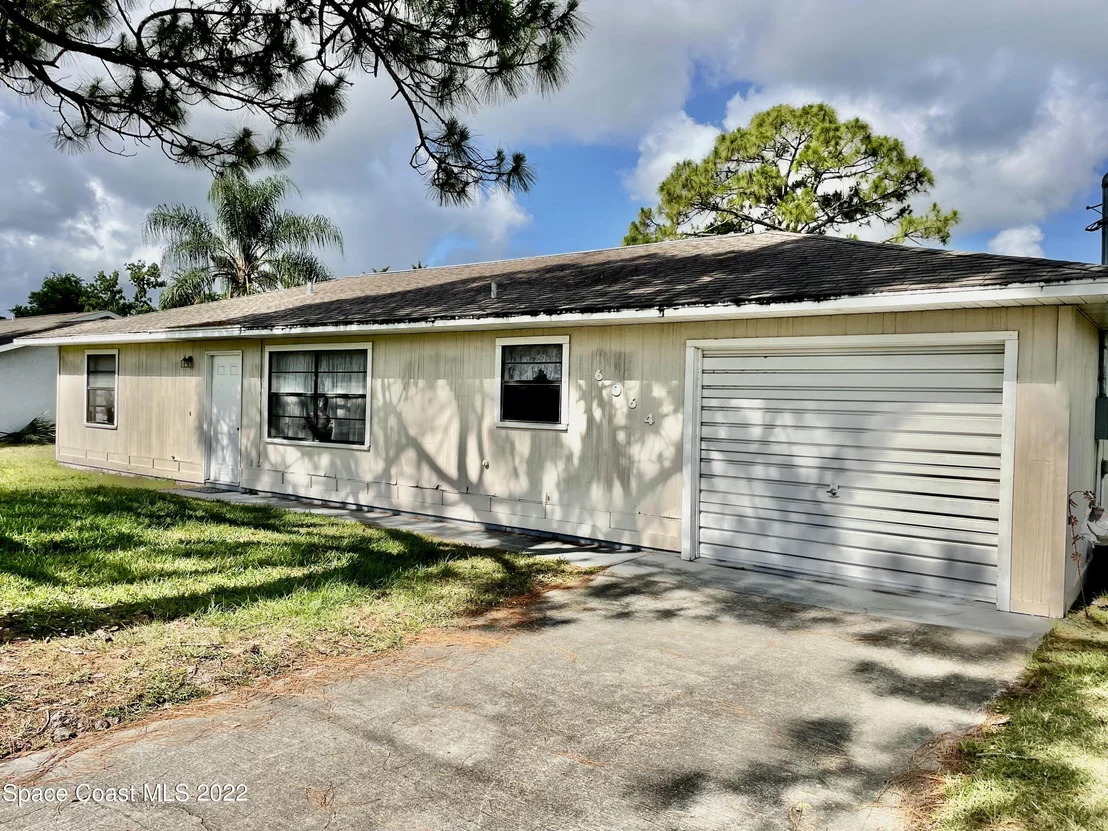 Photo of 6064 Cardiff Avenue