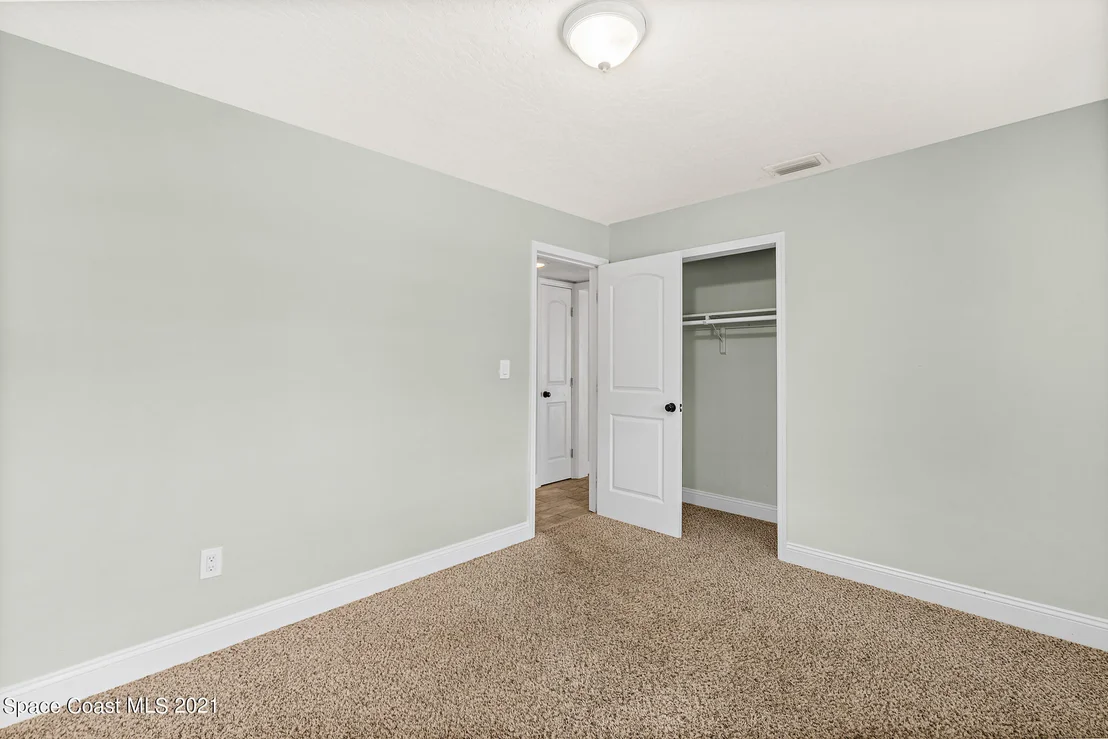 Photo of 555 Bahama Drive