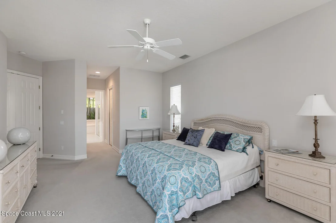 Photo of 955 Chatsworth Drive