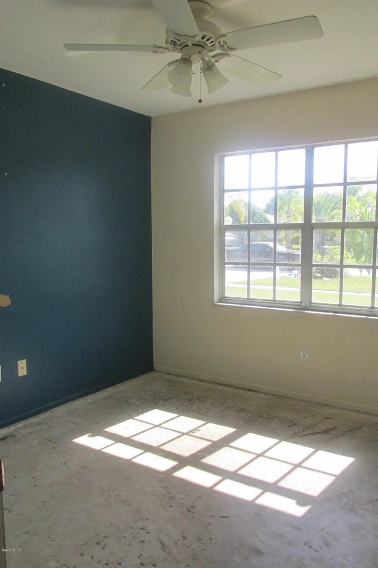 Photo of 1361 NE Mariposa Drive