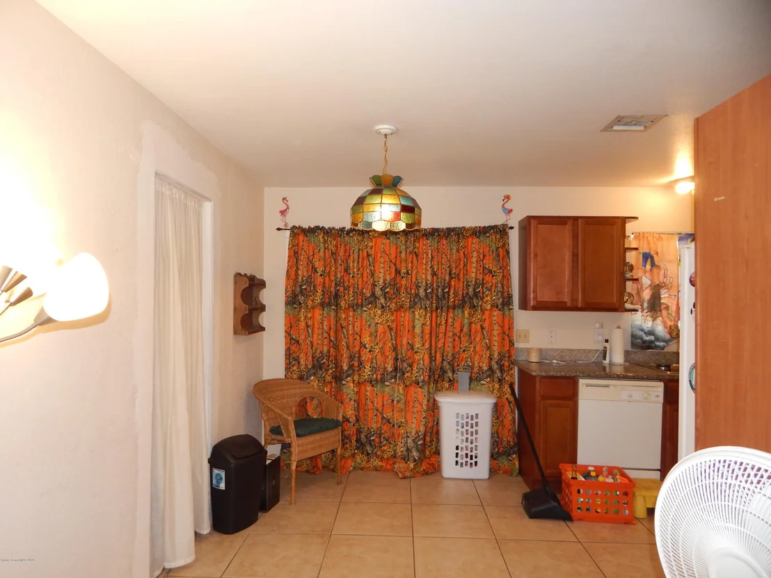 Photo of 811 Bianca Drive NE
