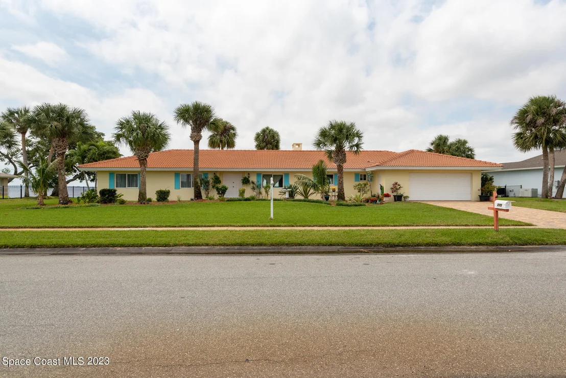 Photo of 775 Malibu Lane