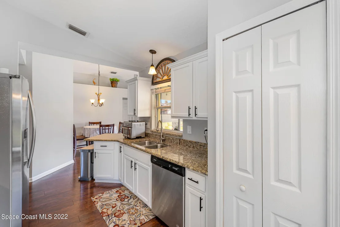 Photo of 4921 Buttonwood Drive
