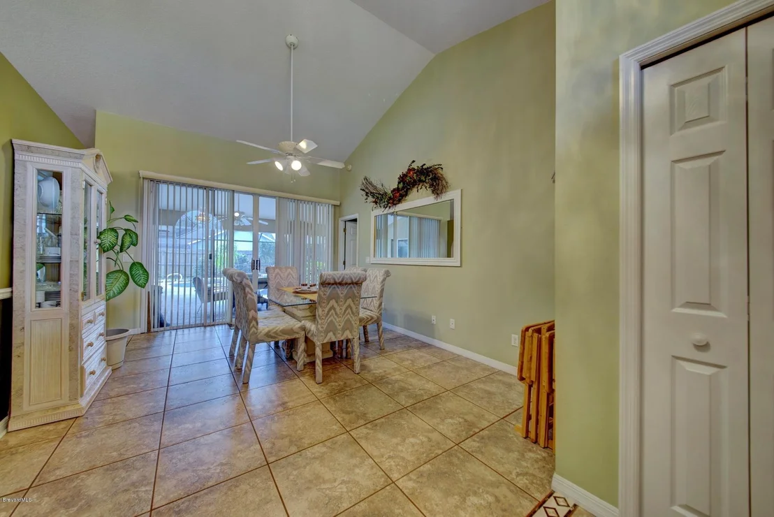 Photo of 977 Kingfisher Way