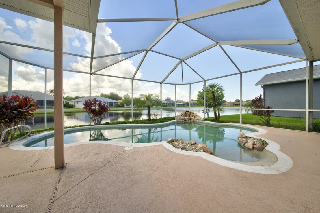 Photo of 1008 Fieldstone Drive