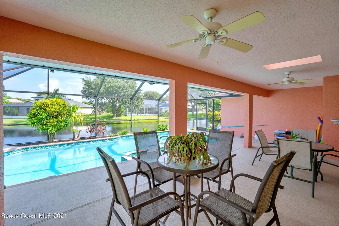 Photo of 1214 Walnut Grove Way