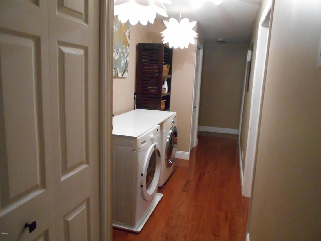 Photo of 8465 Henry Avenue