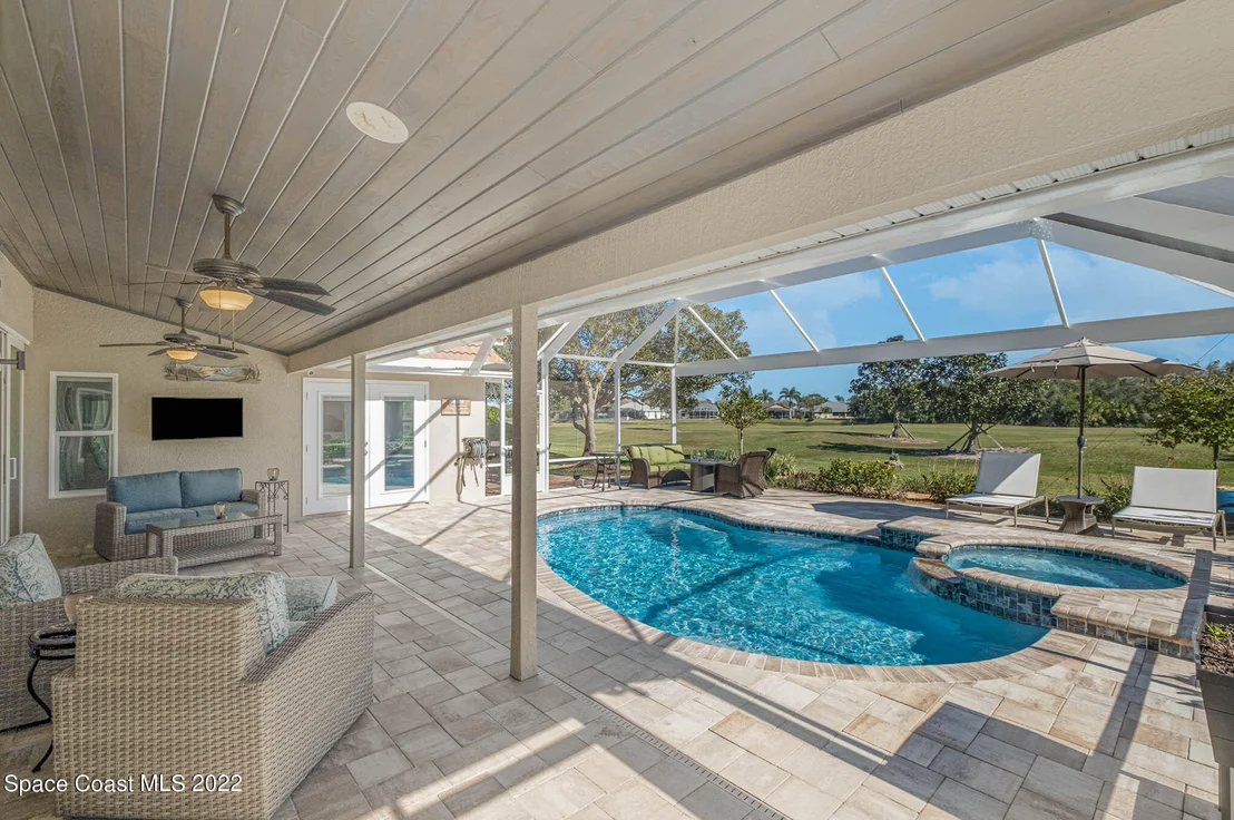 Photo of 914 Palm Brook Drive