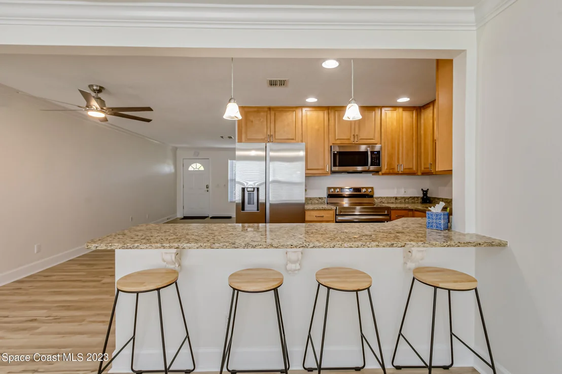 Photo of 842 Ixora Drive