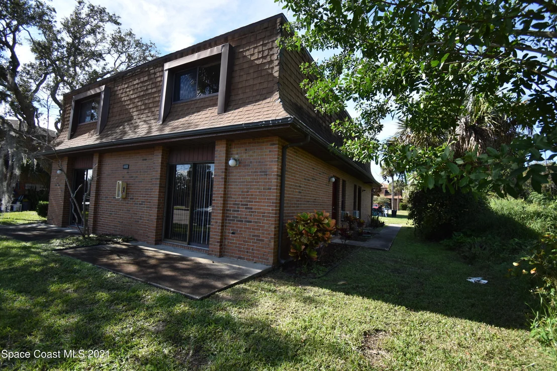 Photo of Unit 17 at 4416 Overlook Drive