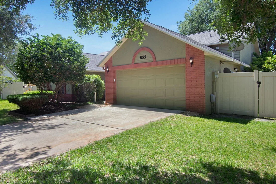 Photo of 855 Yorktowne Drive
