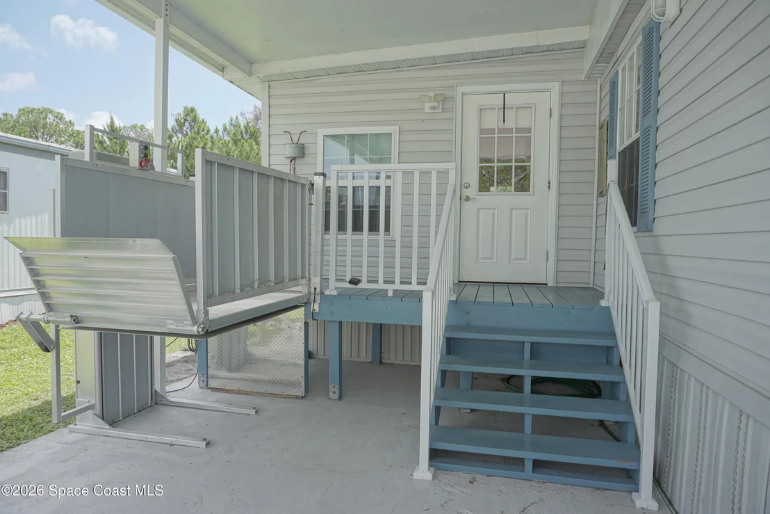 Photo of 1819 Seagrape Street NE