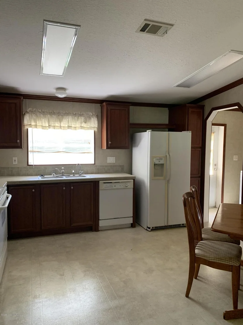 Photo of 665 Camp Road