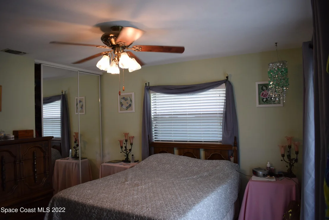 Photo of 2395 Lakeview Drive