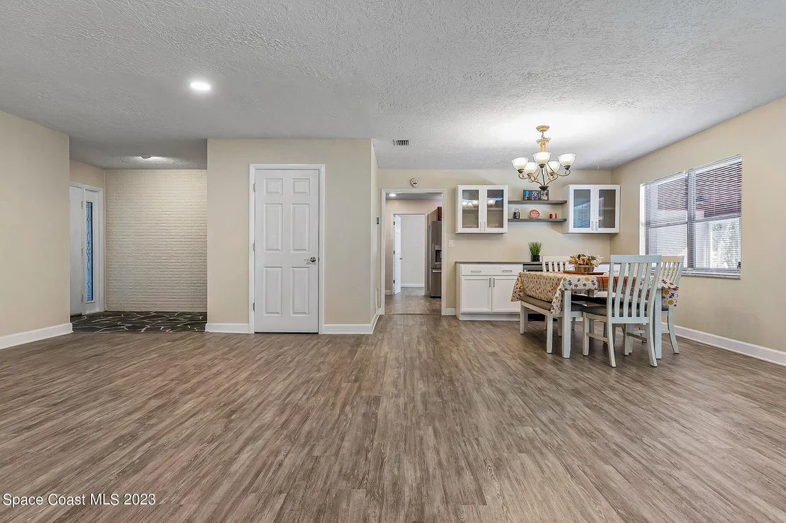 Photo of 1299 Troon Way
