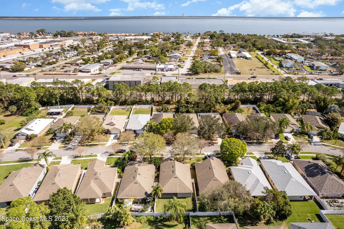 Photo of 402 Waterside Circle