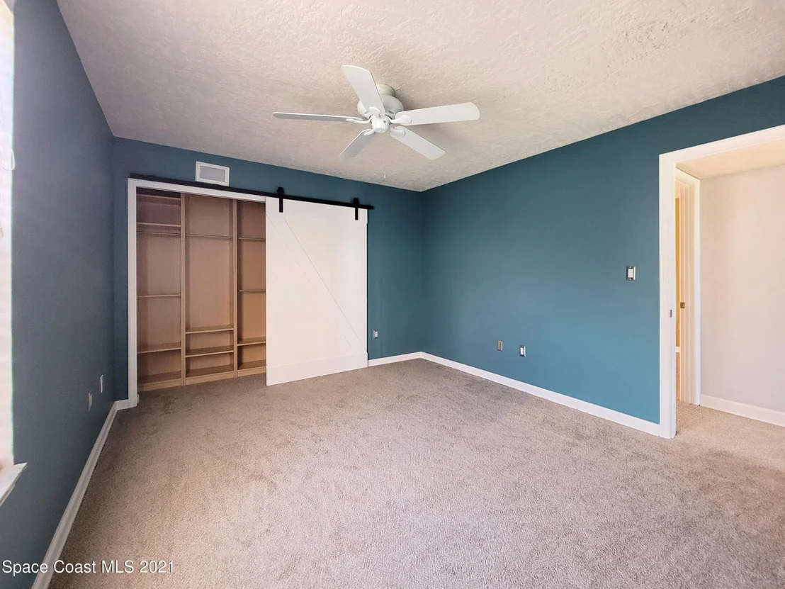 Photo of Unit 8 at 7150 Us-1