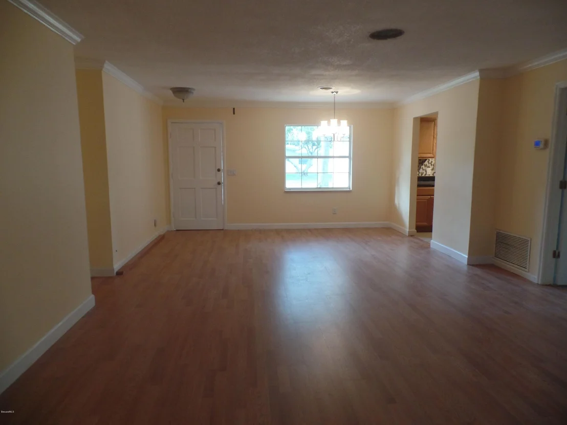 Photo of 975 Miracle Way