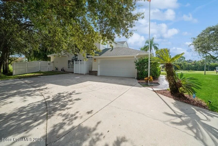 Photo of 4395 Canard Road