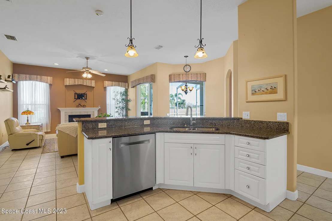 Photo of 2563 Canterbury Circle