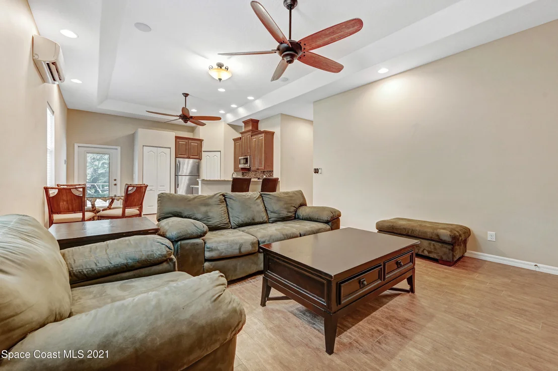 Photo of 5917 Newbury Circle