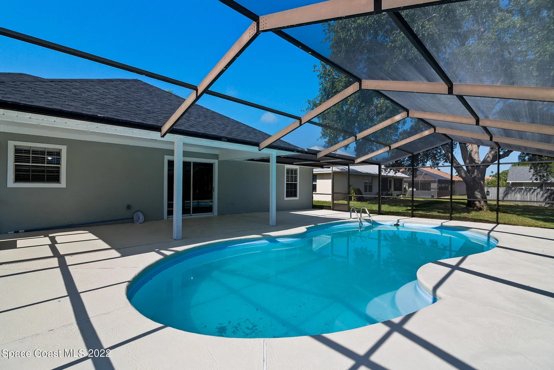 Photo of 1344 Heritage Acres Boulevard