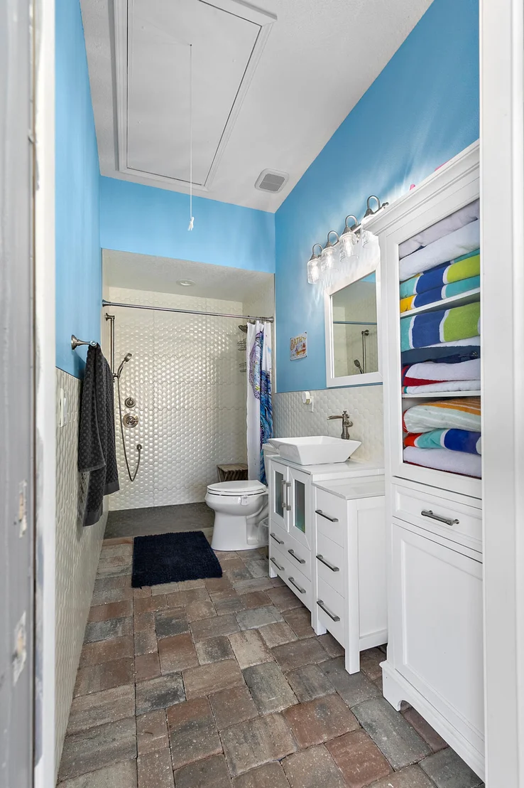 Photo of 1054 Pinetree Drive