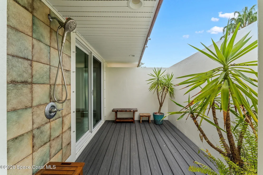Photo of 207 Riverside Drive