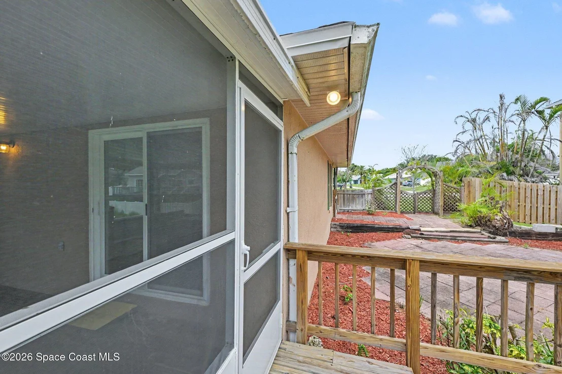 Photo of 1019 Mandarin Drive NE