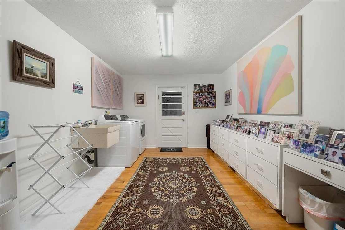 Photo of 716 Malibu Lane