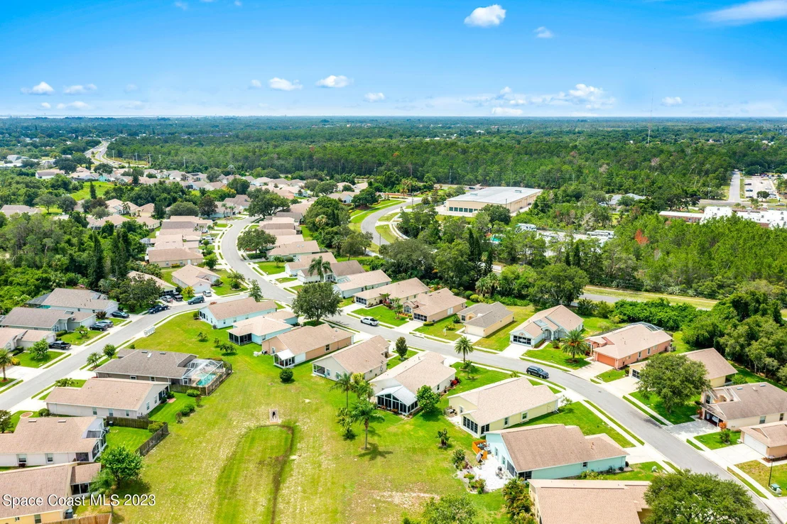 Photo of 1027 Pine Creek Circle NE