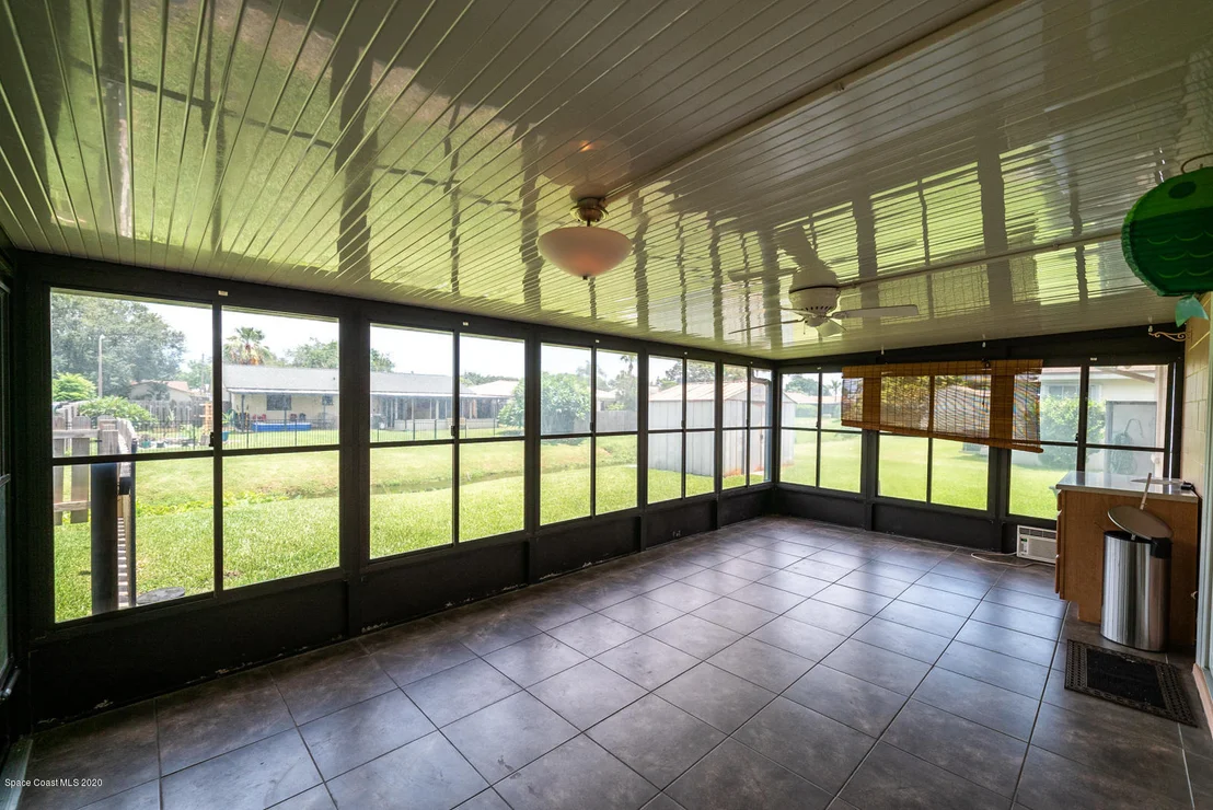 Photo of 2898 Corbusier Drive