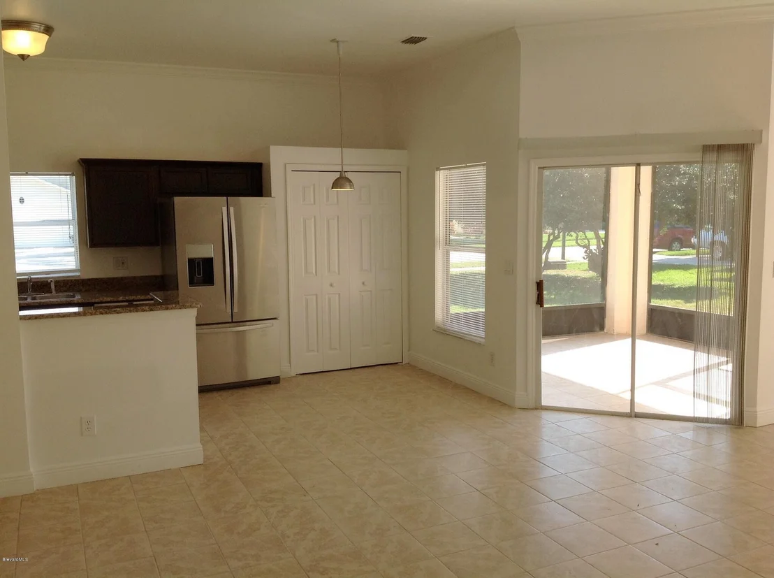 Photo of 890 Villa Drive