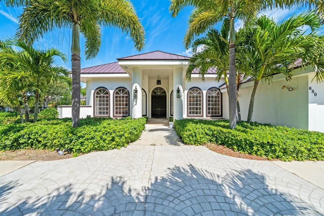 Photo of 680 Falcon Drive