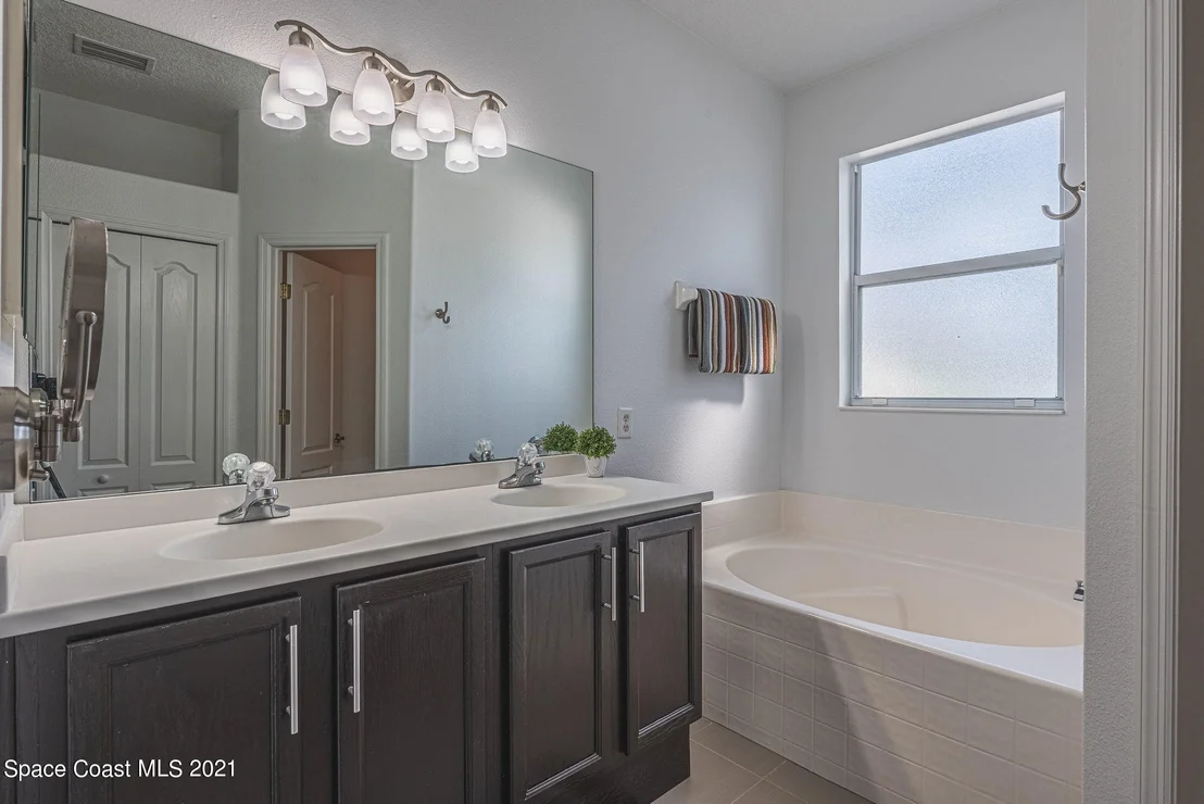 Photo of 401 Waterside Circle