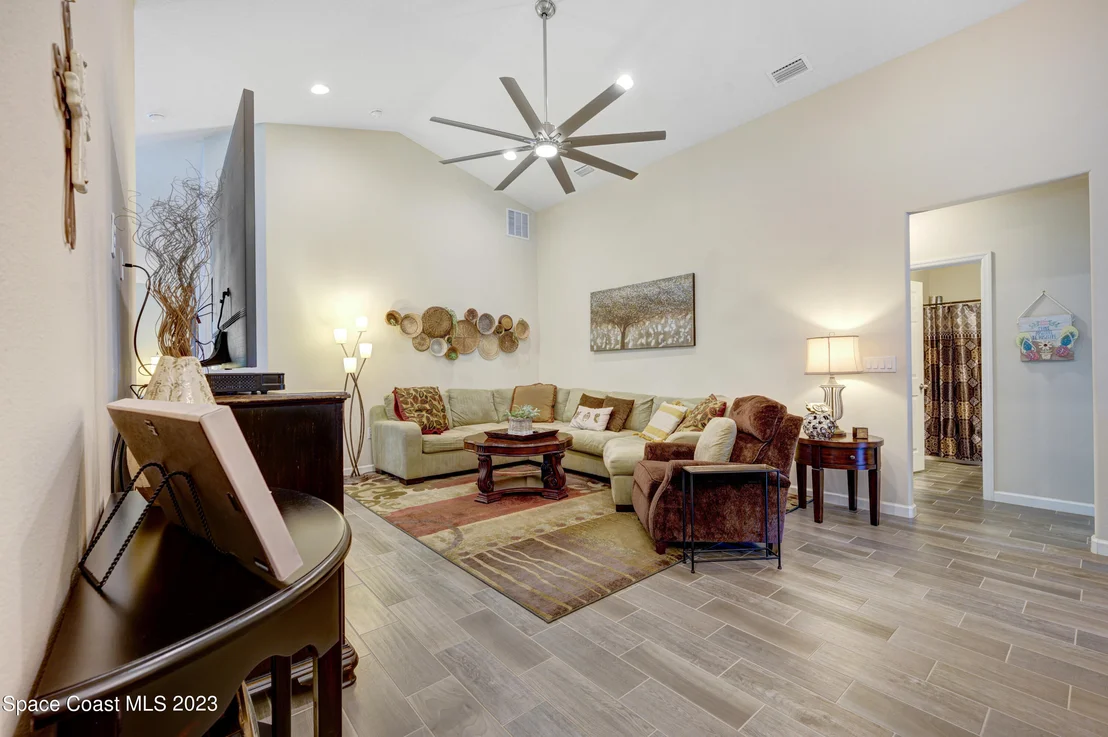 Photo of 1345 Fuji Drive