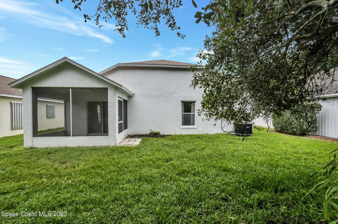 Photo of 958 Pine Creek Circle NE
