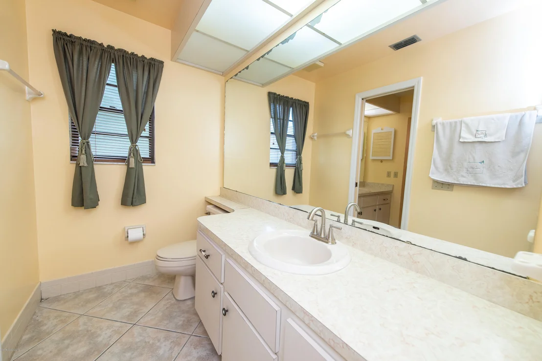 Photo of 1870 Oakwood Trail