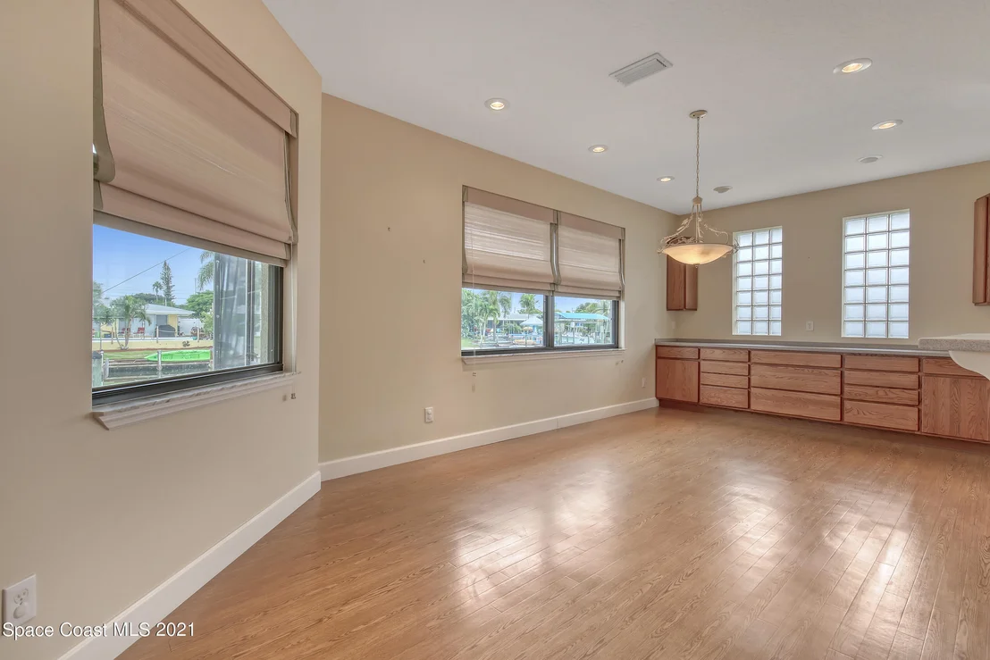Photo of 457 Cardinal Drive