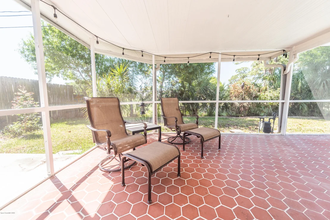 Photo of 1333 Estridge Drive