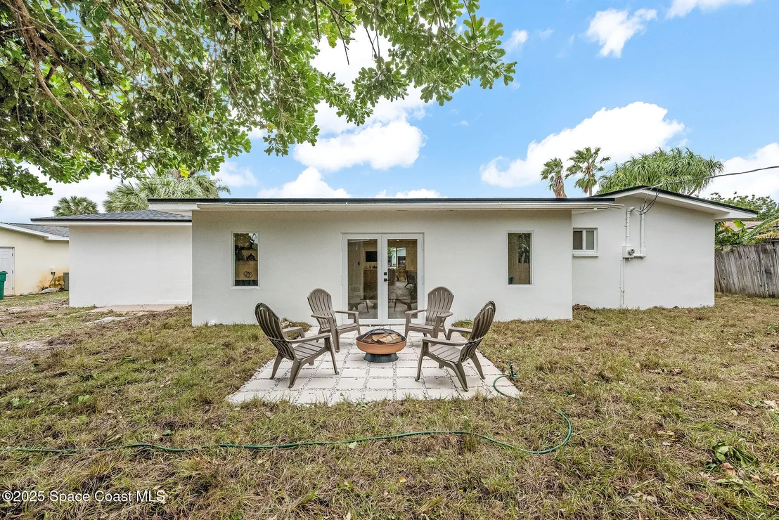 Photo of 124 Uranus Court