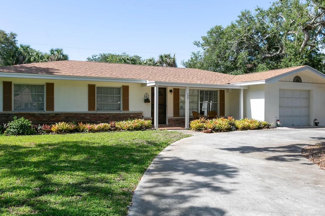 Photo of 702 Banyan Road