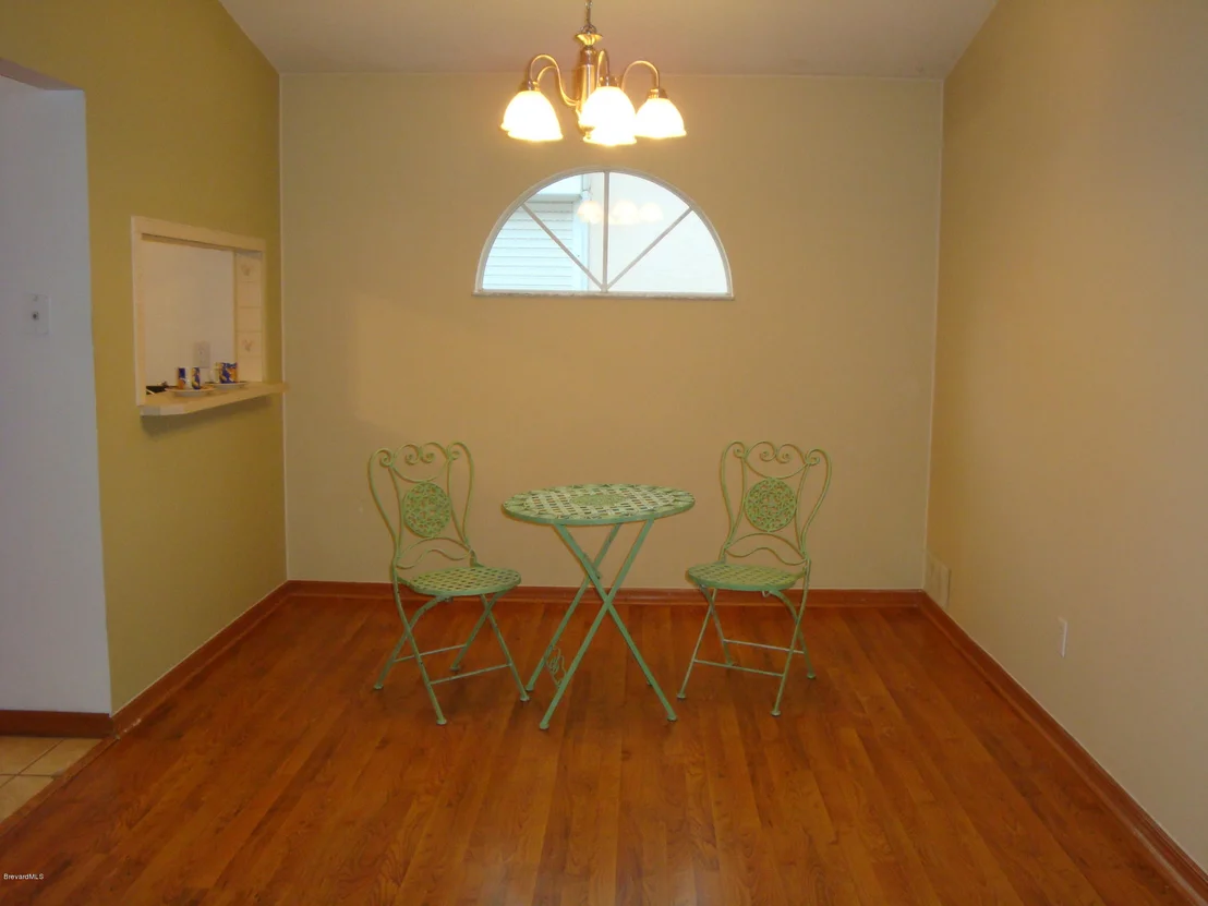 Photo of 982 S Fork Circle