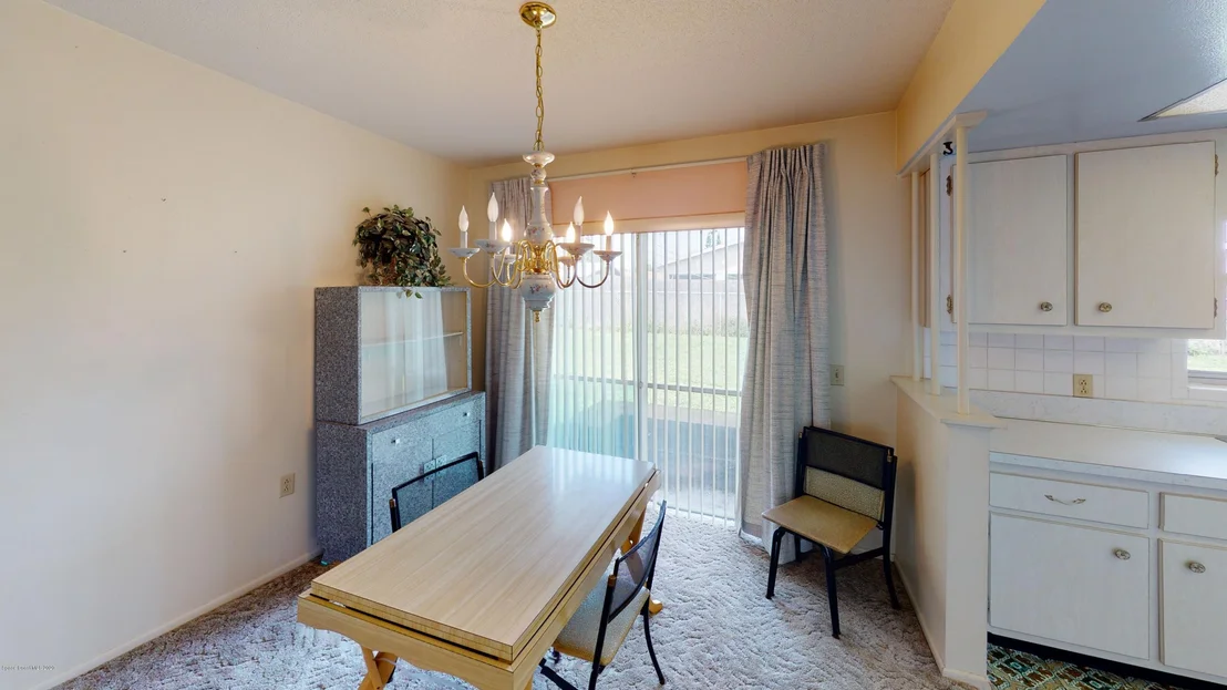 Photo of 566 Ford Circle E
