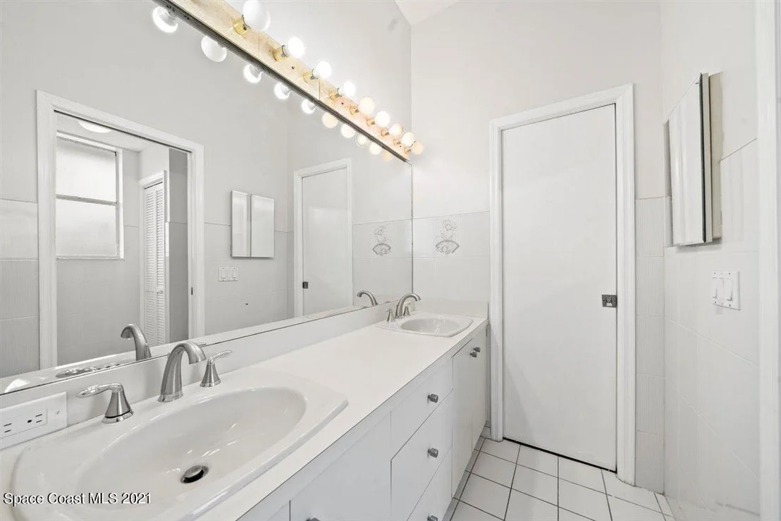 Photo of 680 Falcon Drive