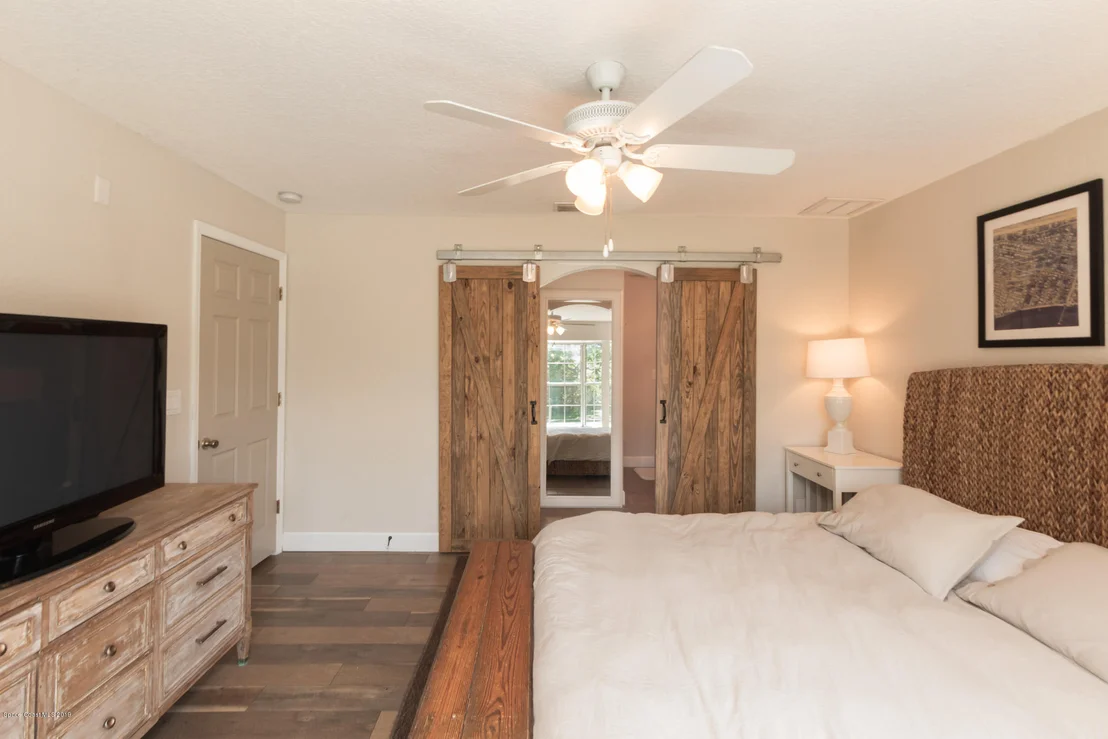 Photo of 2859 School Drive NE