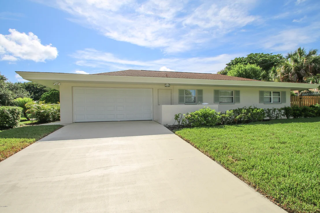 Photo of 465 Seabreeze Drive