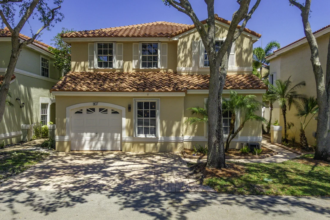 Photo of 807 Garnet Circle